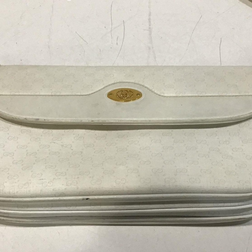 Women’s Vintage Gucci Monogram Flap Elegant White Leather Crossbody Bag - Picture 6 of 6